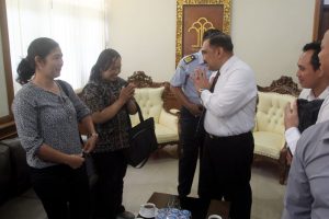 Datangi Kakanwil, Istri Almarhum Prabangsa Minta Remisi Susrama Dicabut