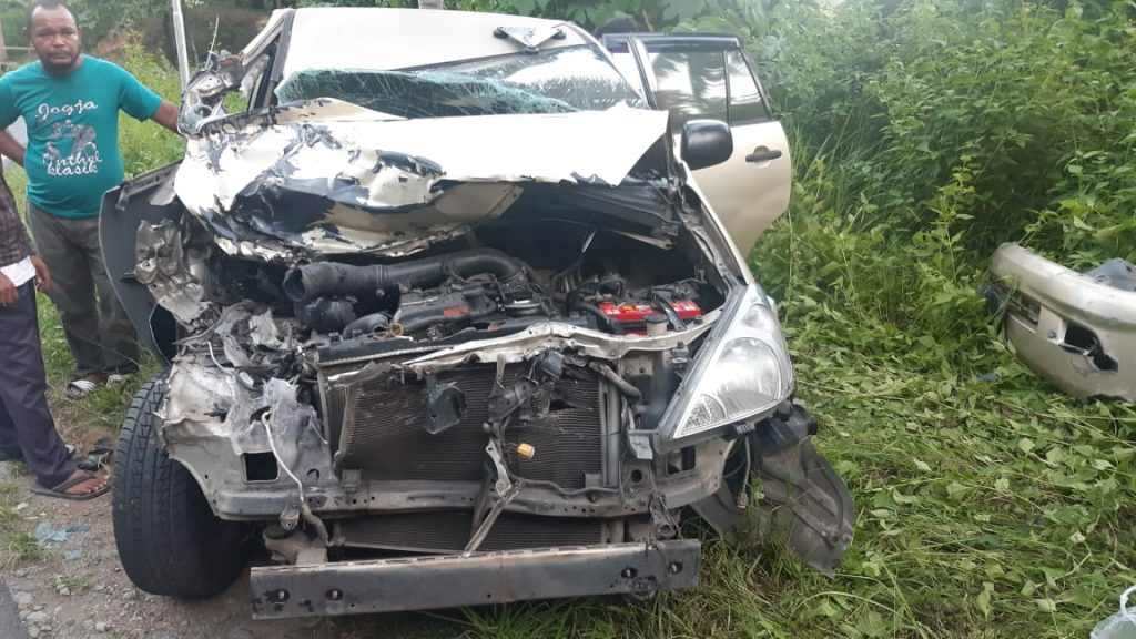 Mobil Kadis Perdagin Kota Gorontalo Kecelakaan di Bolmut