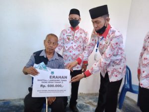 Bupati Bolsel Salurkan Bantuan Tahap II BLT Dandes