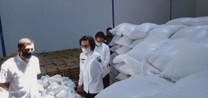 Pemkab Bolmong Salurkan Ribuan Ton Beras Untuk Warga Terdampak Covid-19