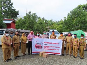 Bank SulutGo Serahkan Bantuan Lewat Pemkab Bolsel untuk Korban Banjir