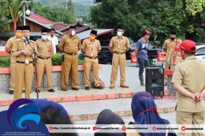 Bupati Ajak ASN Bolsel Gotong Royong Bersihkan Rumah Warga