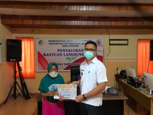 Muri Beri Bantuan kepada Warga Kurang Mampu dan Lansia di Bungko
