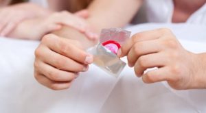 Gubernur Sahkan UU Pelarangan Lepas Kondom Diam-diam Saat Berhubungan Intim