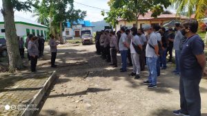 Polres Kotamobagu dan Brimob Inuai “Kepung” Kantor Kecamatan Lolayan