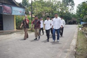 Ketua DPRD Kotamobagu Hadir Pelantikan Pengurus Karang Taruna Desa Poyowa Kecil