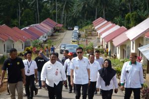 Bupati Iskandar Tinjau Relokasi Rumah Korban Banjir 2020