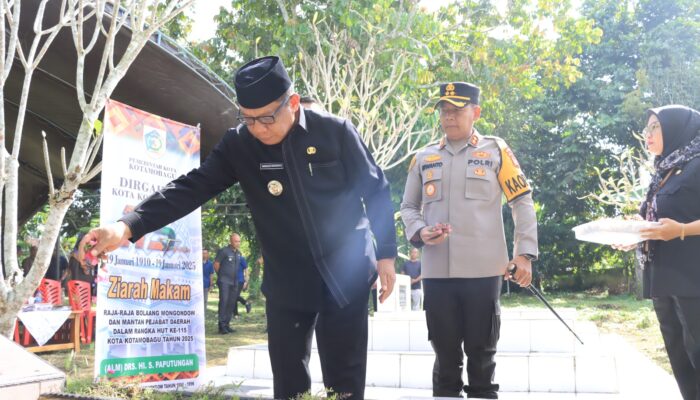 Peringati HUT ke-115, Pj Wali Kota Kotamobagu Ziarah ke Makam Raja dan Tokoh Daerah