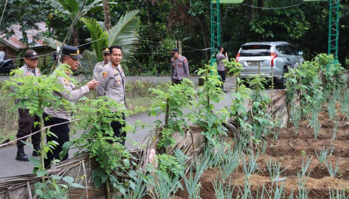 Kapolres Kotamobagu Sambangi Desa Sia, Dukung Program Ketahanan Pangan