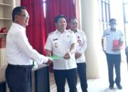 Wabup Dony Lumenta Serahkan SK 3 Pj Sangadi