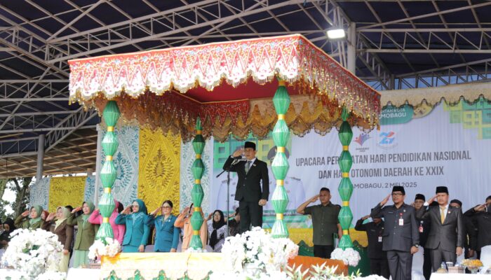 Wali Kota dr. Wenny Gaib Pimpin Upacara Peringatan Hardiknas 2025