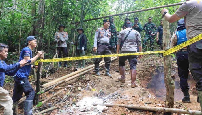 Operasi Gabungan Bongkar 14 Titik Tambang Emas Ilegal di Hutan Konservasi Desa Mengkang