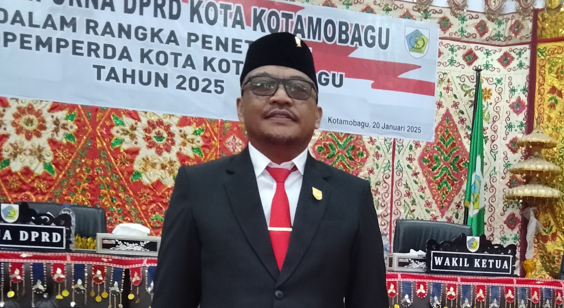 Ketua DPRD Kotamobagu Adrianus Mokoginta