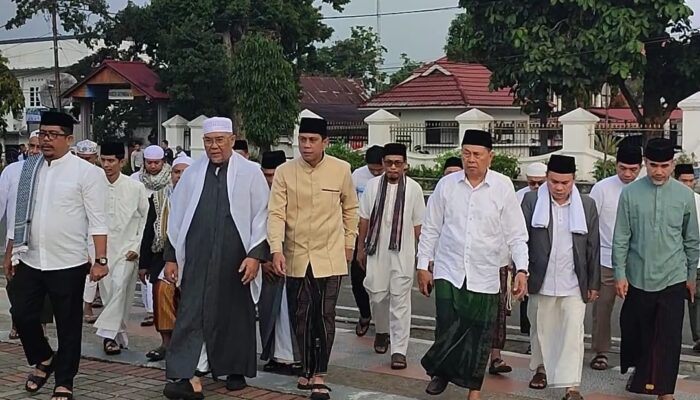 Wali Kota Weny Gaib, Salat Idul Adha di Lapangan Boki Hotinimbang