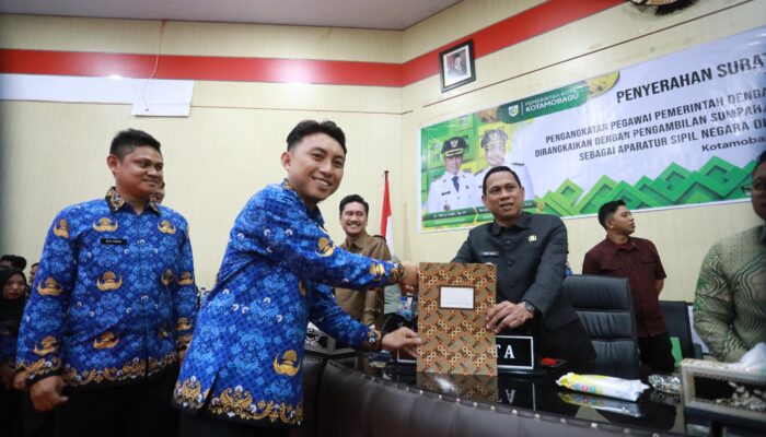 Wali Kota Kotamobagu Serahkan SK Pengangkatan kepada 422 PPPK