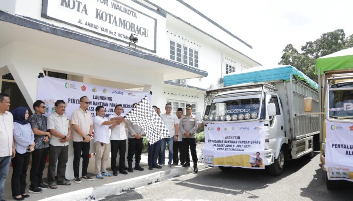 Wali Kota Kotamobagu Melepas Penyaluran Bantuan Beras untuk 4.827 KPM