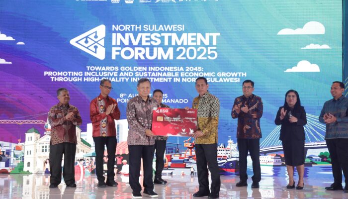 Wali Kota Weny Gaib Terima Penghargaan di Forum Investasi Sulut 2025