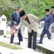 Wali Kota Weny Gaib dan Wakil Wali Kota Rendy Mangkat Tabur Bunga di TMP Mongkonai