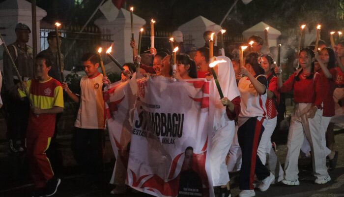 Ratusan Peserta Ikuti Pawai Obor HUT RI ke-80 di Kotamobagu