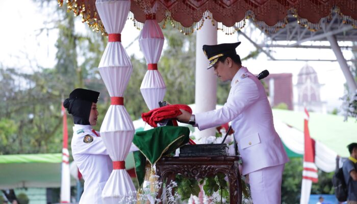 Wawali Rendy Virgiawan Mangkat Pimpin Prosesi Penurunan Sang Merah Putih di Kotamobagu