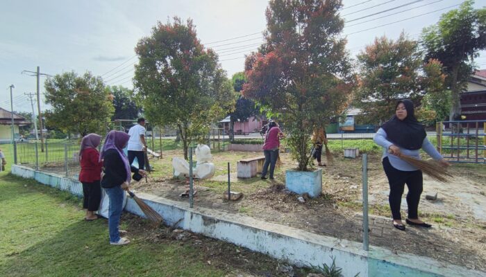 Jumat Bersih, Lurah Mocil bersama Perangkat Gelar Kerja Bakti