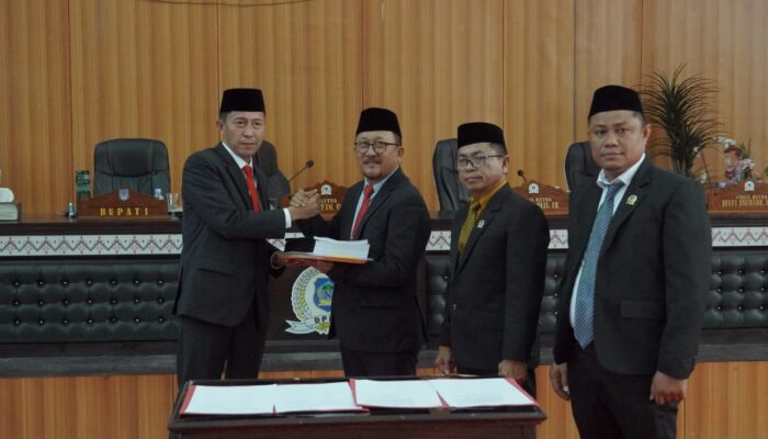 DPRD Bolsel  Laksanakan Paripurna Penyampaian Nota Keuangan Ranperda APBD Tahun 2025