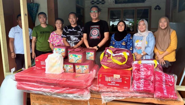 Dinsos Kotamobagu Salurkan Bantuan kepada Dua Keluarga Korban Kebakaran di Kelurahan Tumobui