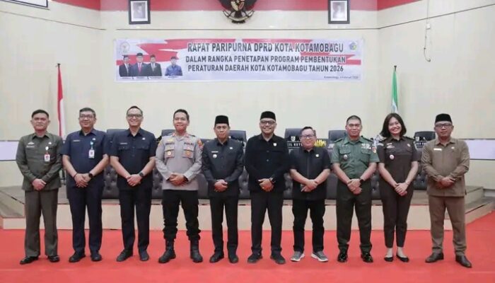 Wali Kota dr. Weny Gaib Hadiri Paripurna DPRD Penetapan Propemperda 2026