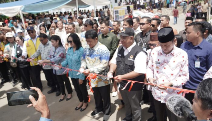 Gubernur Sulut Bersama Bupati Bolsel Serahkan, Huntap Relokasi Korban Erupsi Gunung Ruang