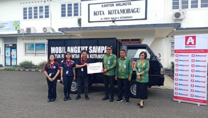 Pemkot Kotamobagu Terima Bantuan Mobil Sampah dari Alfamidi
