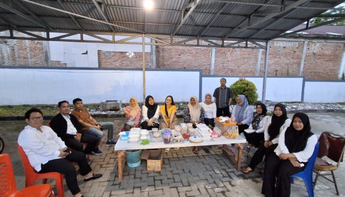 Selama Ramadhan, Pimpinan dan Anggota DPRD Kotamobagu Sediakan Manu Buka Puasa di Masjid Al – Ittihad