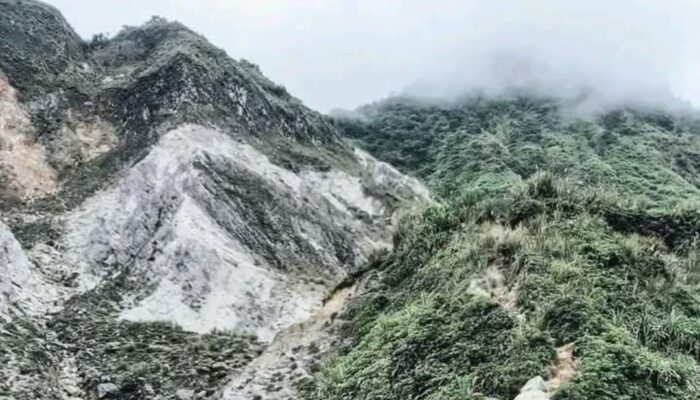Aktivitas Gunung Ambang Normal, Warga Diminta Tidak Mendekati Kawah