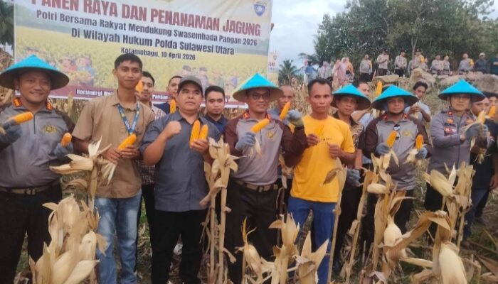 Komitmen Dukung Ketahanan Pangan Nasional, Kakorbinmas Baharkam Polri Tanam dan Panen Jagung di Mocil